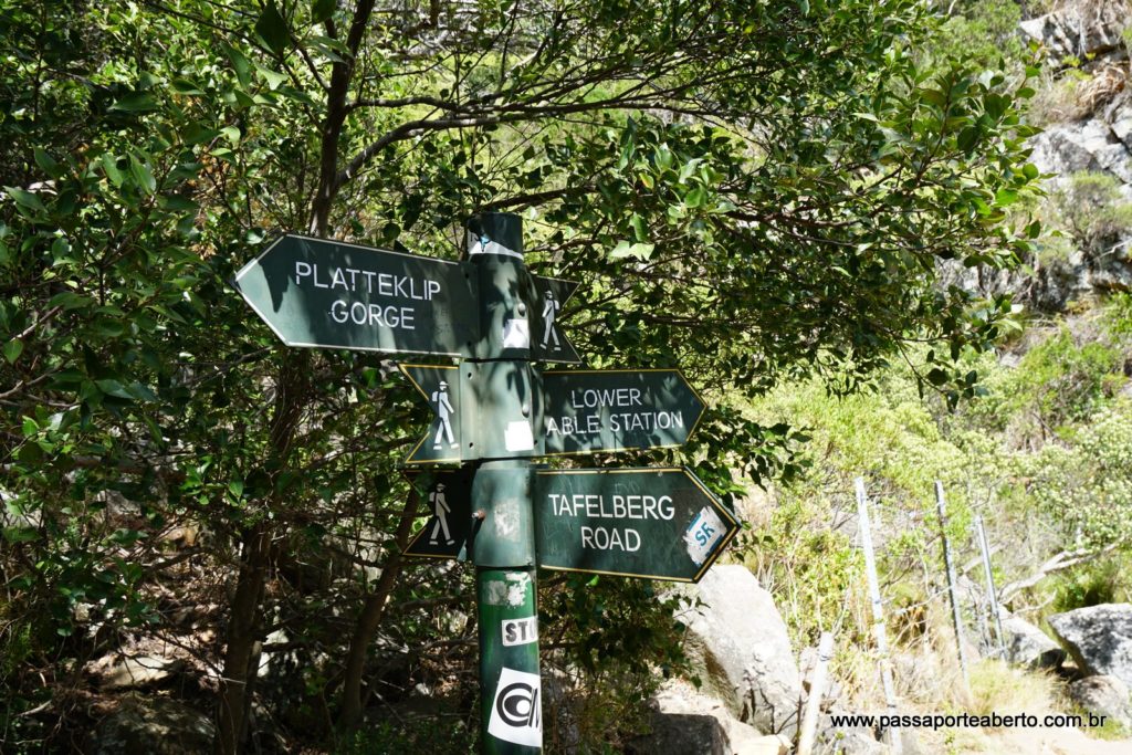 O Caminho é todo bem snalizado! Siga sempre a rota de Platteklip Gorge!