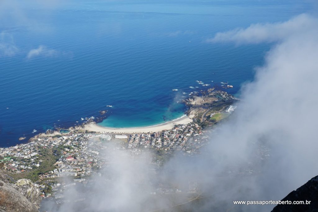 Praia de Camps Bay vista do topo da Table Mountain