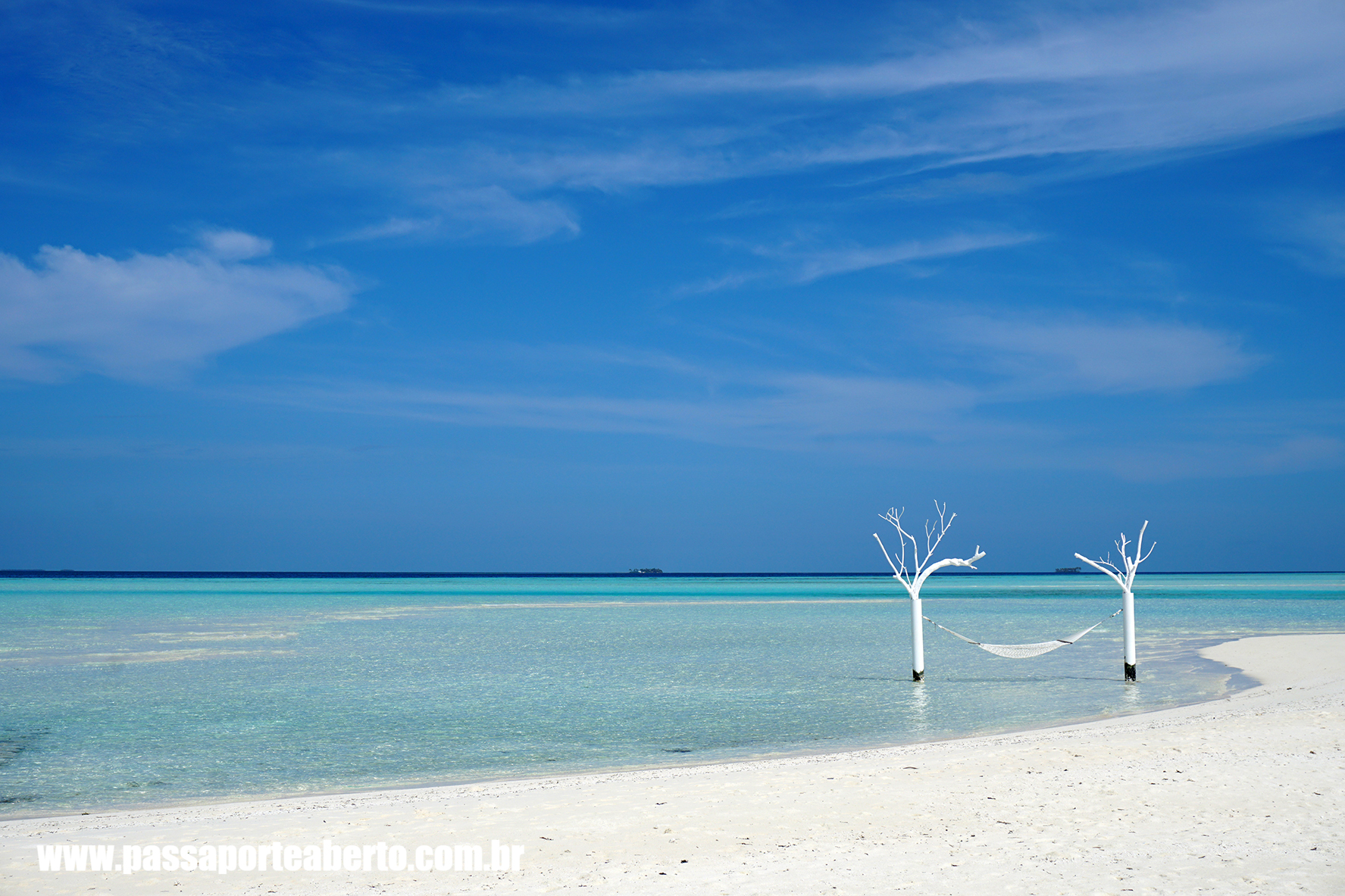 pullman-maldives-maamuta-island-panorama-beach