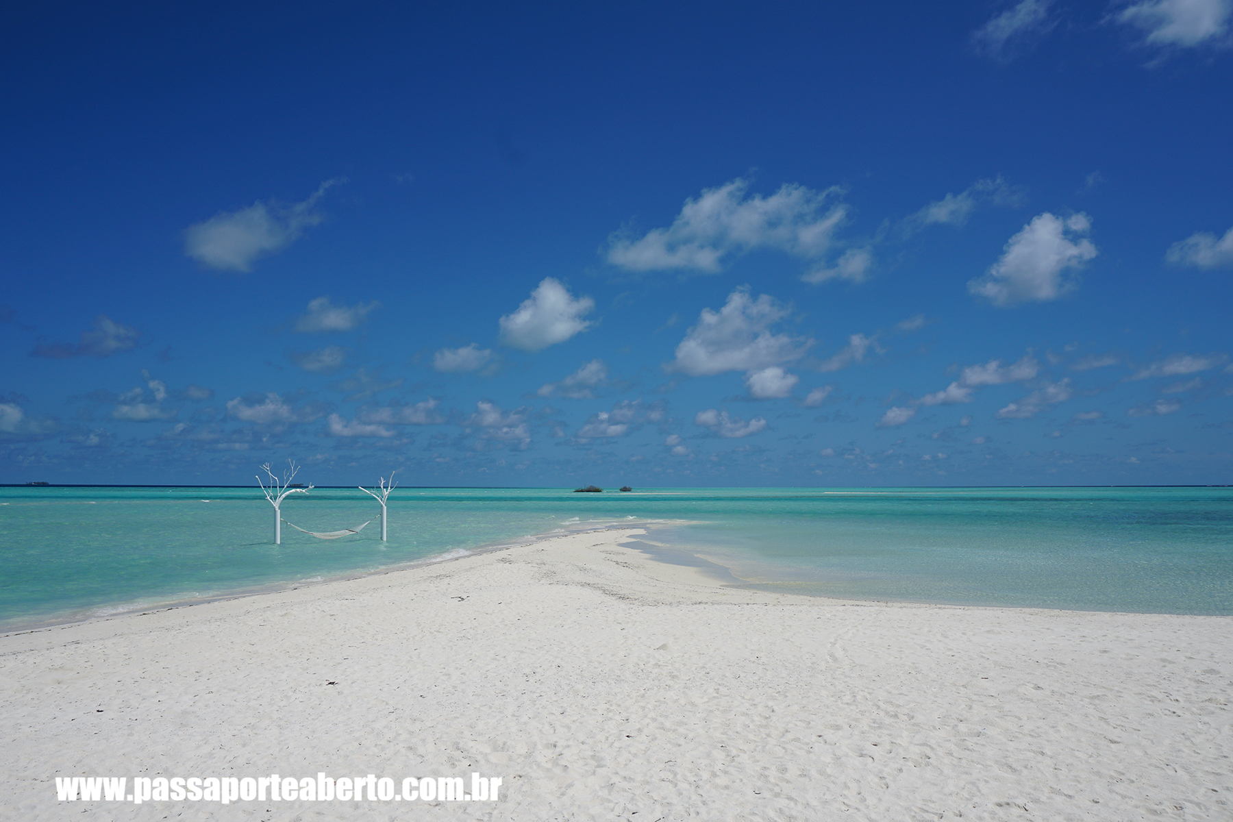 pullman-maldives-maamuta-island-panorama-beach
